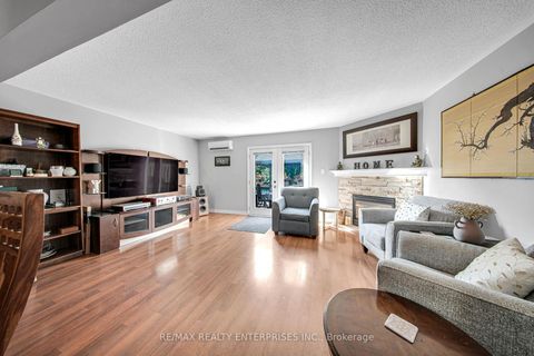 Photo 13 at 5 - 2056 Lakeshore Road W, BR Bronte, Oakville