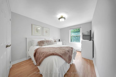 Photo 20 at 5 - 2056 Lakeshore Road W, BR Bronte, Oakville