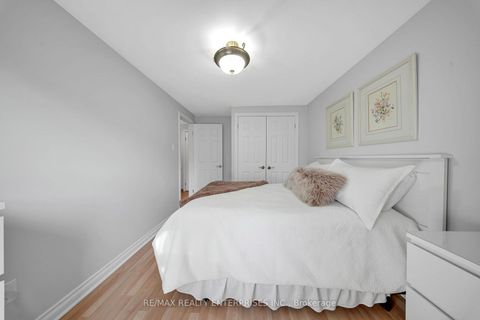 Photo 21 at 5 - 2056 Lakeshore Road W, BR Bronte, Oakville