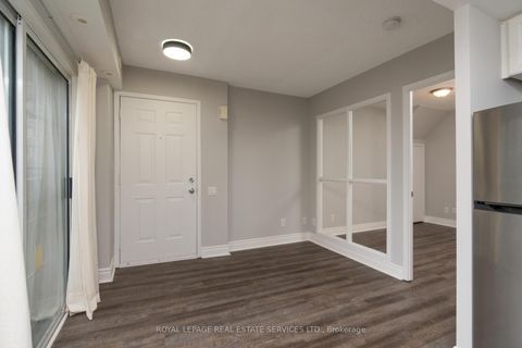 Photo 6 at 79 - 9 Windermere Avenue, Swansea, Toronto