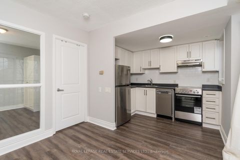 Photo 11 at 79 - 9 Windermere Avenue, Swansea, Toronto