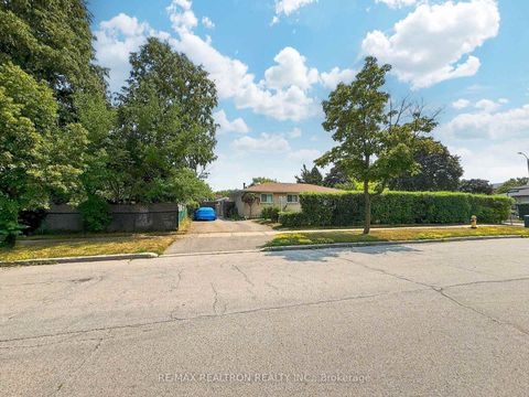 Photo 4 at 356 Burrows Hall Boulevard, Malvern, Toronto