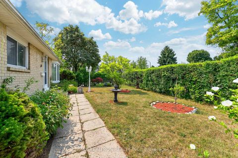 Photo 5 at 356 Burrows Hall Boulevard, Malvern, Toronto