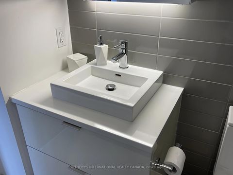 Photo 12 at 2201 - 170 Bayview Avenue, Waterfront Communities C8, Toronto