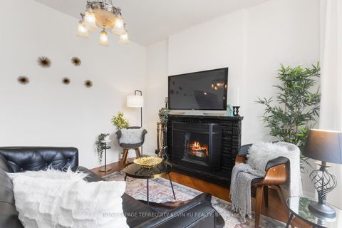 Photo 2 at 23 Kenneth Avenue, High Park North, Toronto