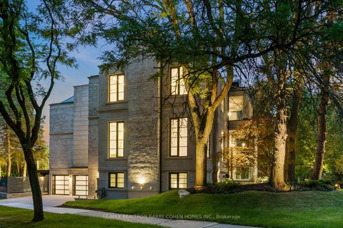 Photo 2 at 27 Penwood Crescent, Don Mills, Toronto