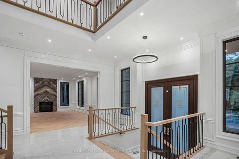 Photo 4 at 27 Penwood Crescent, Don Mills, Toronto