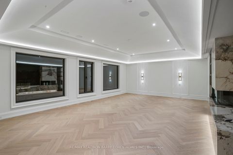 Photo 15 at 27 Penwood Crescent, Don Mills, Toronto