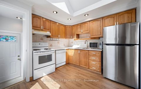 Photo 3 at 6 Robindale Avenue, Alderwood, Toronto