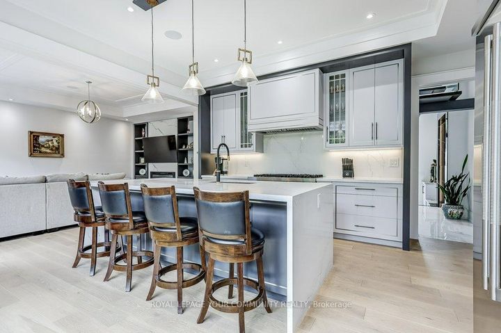 Photo 10 at 2 Hemford Crescent, Don Mills, Toronto