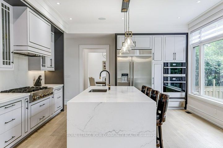 Photo 12 at 2 Hemford Crescent, Don Mills, Toronto