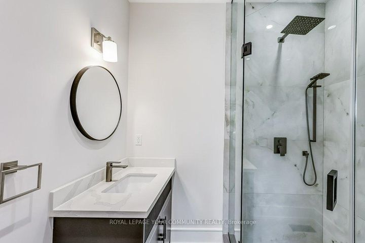 Photo 25 at 2 Hemford Crescent, Don Mills, Toronto