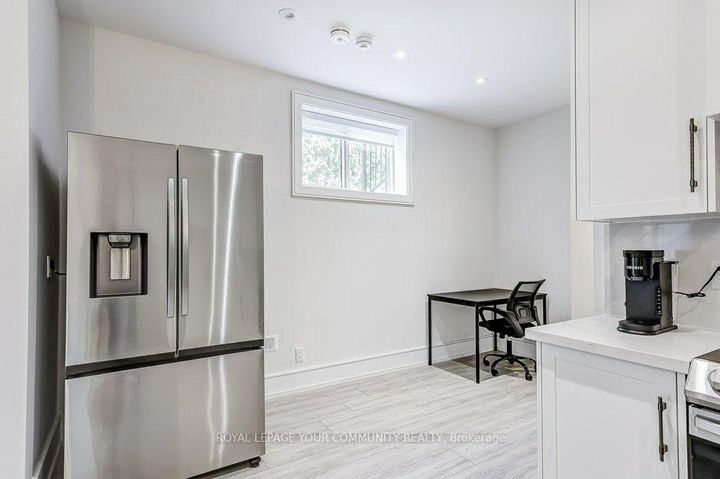 Photo 29 at 2 Hemford Crescent, Don Mills, Toronto