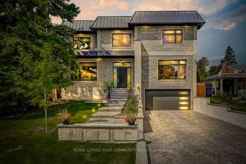 Photo 1 at 2 Hemford Crescent, Don Mills, Toronto