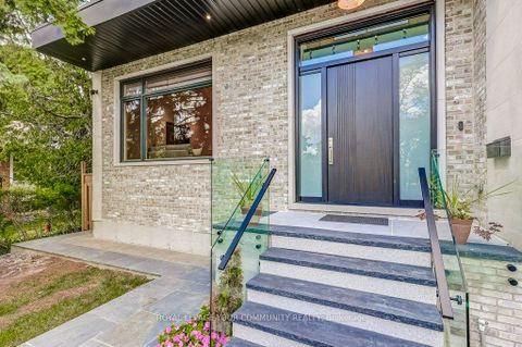 Photo 2 at 2 Hemford Crescent, Don Mills, Toronto