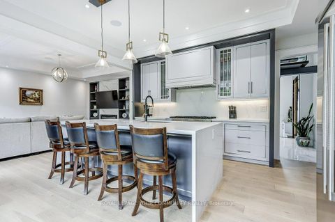 Photo 10 at 2 Hemford Crescent, Don Mills, Toronto