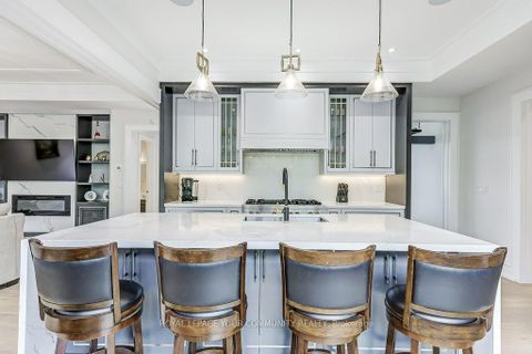 Photo 11 at 2 Hemford Crescent, Don Mills, Toronto