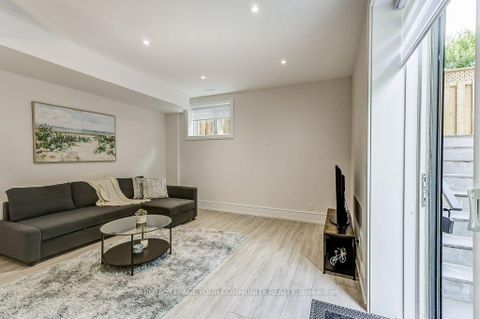 Photo 26 at 2 Hemford Crescent, Don Mills, Toronto