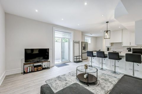 Photo 27 at 2 Hemford Crescent, Don Mills, Toronto