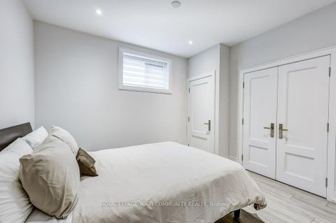 Photo 31 at 2 Hemford Crescent, Don Mills, Toronto