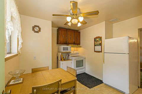 Photo 10 at 116 Longford Drive, London, Newmarket