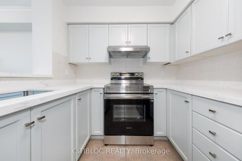 Photo 6 at 508 - 1 Emerald Lane, Yorkhill, Vaughan