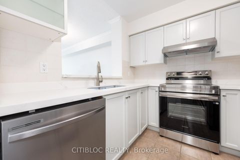 Photo 7 at 508 - 1 Emerald Lane, Yorkhill, Vaughan