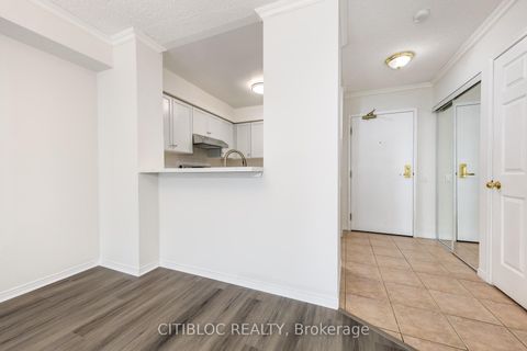 Photo 9 at 508 - 1 Emerald Lane, Yorkhill, Vaughan