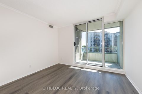 Photo 14 at 508 - 1 Emerald Lane, Yorkhill, Vaughan