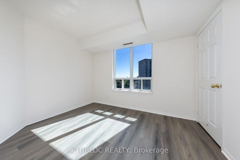 Photo 16 at 508 - 1 Emerald Lane, Yorkhill, Vaughan