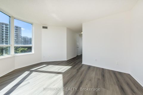 Photo 22 at 508 - 1 Emerald Lane, Yorkhill, Vaughan