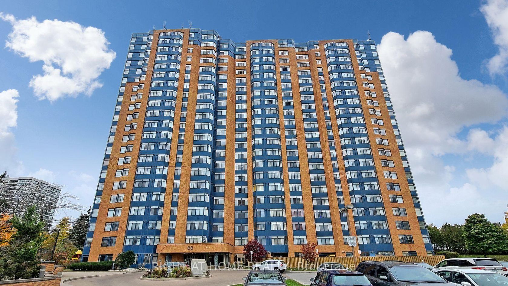 1501 - 88 Alton Towers Circle, Milliken, Toronto 