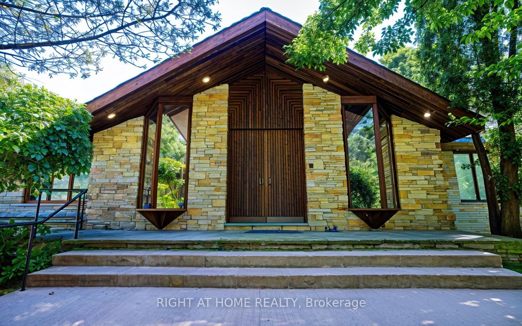 33 Post Road, York Mills, Toronto 