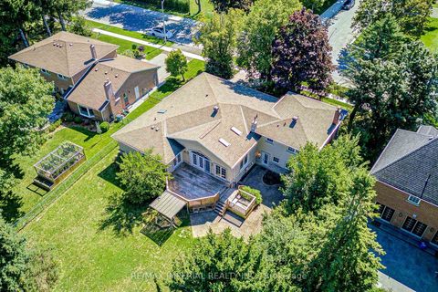 Photo 1 at 20 Blackforest Drive, Oak Ridges, Richmond Hill