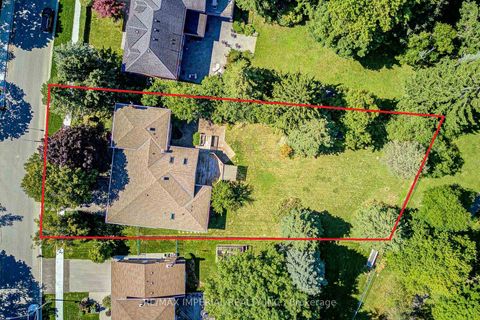Photo 2 at 20 Blackforest Drive, Oak Ridges, Richmond Hill