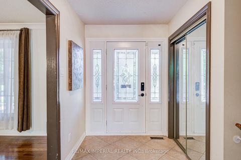 Photo 5 at 20 Blackforest Drive, Oak Ridges, Richmond Hill