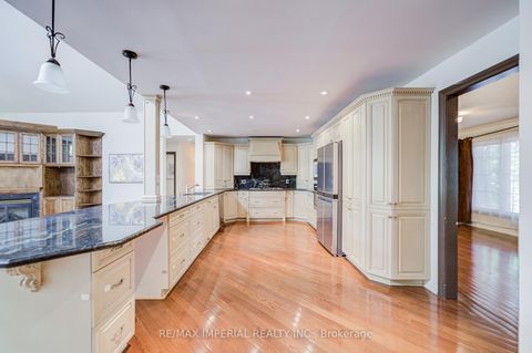 Photo 10 at 20 Blackforest Drive, Oak Ridges, Richmond Hill