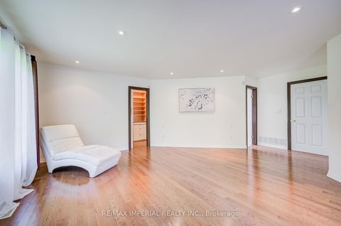 Photo 14 at 20 Blackforest Drive, Oak Ridges, Richmond Hill