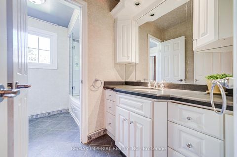 Photo 21 at 20 Blackforest Drive, Oak Ridges, Richmond Hill