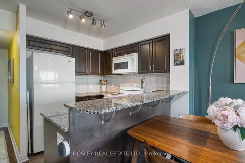 Photo 5 at 326 - 60 Fairfax Crescent, Birchmount, Toronto