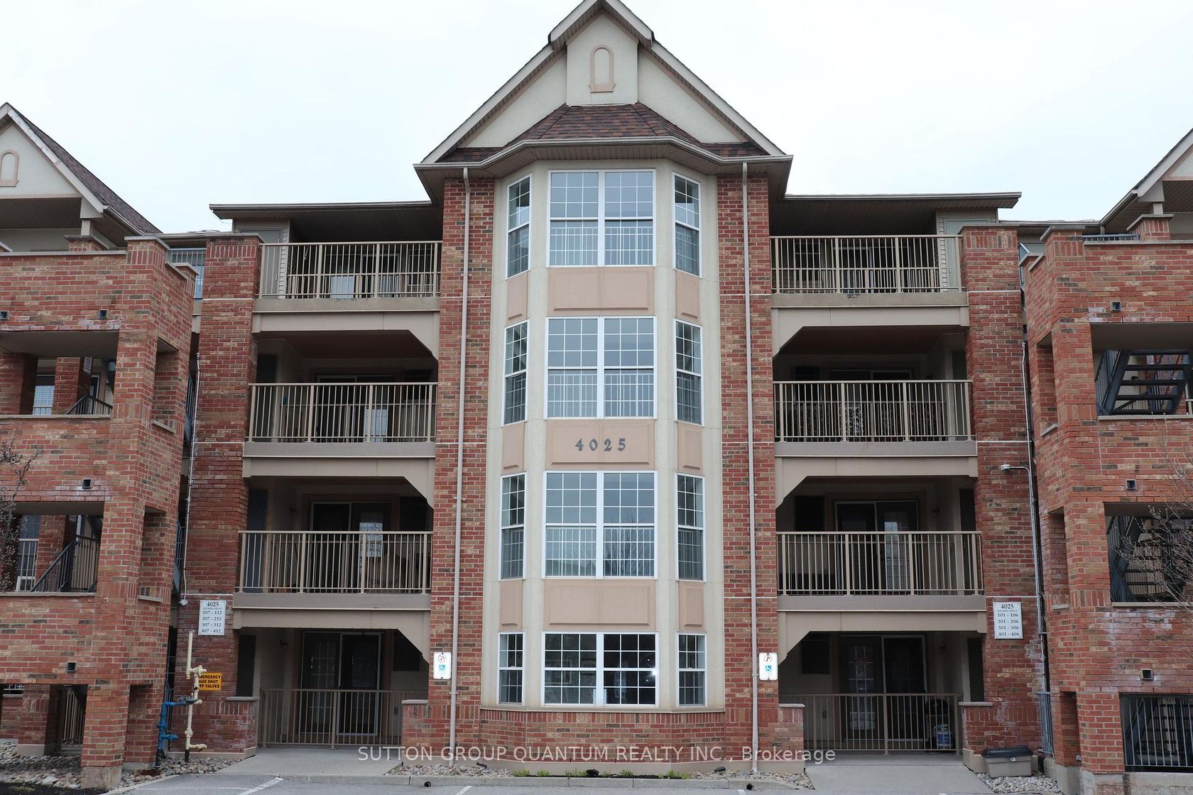 301 - 4025 Kilmer Drive N, Tansley, Burlington 