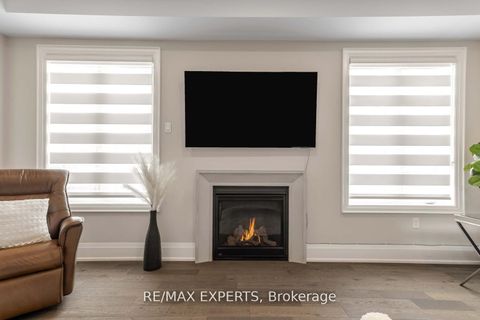Photo 13 at 75 Bethpage Crescent, Glenway Estates, Newmarket