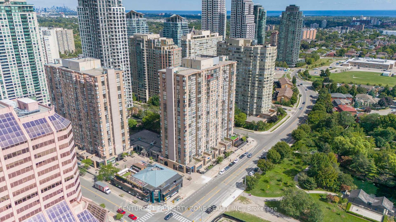 1911 - 285 Enfield Place, City Centre, Mississauga by Loree Meneguzzi Real Estate 1911 - 285 Enfield Place, City Centre, Mississauga