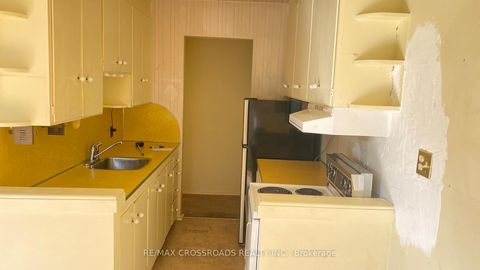 Photo 8 at 302 - 30 Elm Avenue, Moore Park, Toronto