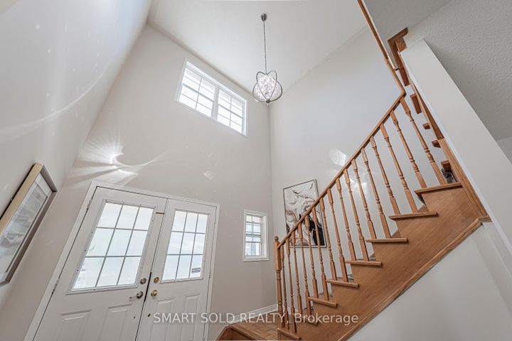 Photo 10 at 140 English Oak Drive, Oak Ridges Lake Wilcox, Richmond Hill