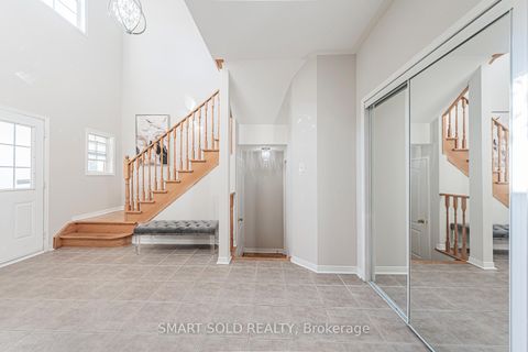 Photo 11 at 140 English Oak Drive, Oak Ridges Lake Wilcox, Richmond Hill