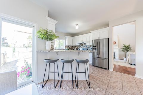 Photo 24 at 140 English Oak Drive, Oak Ridges Lake Wilcox, Richmond Hill