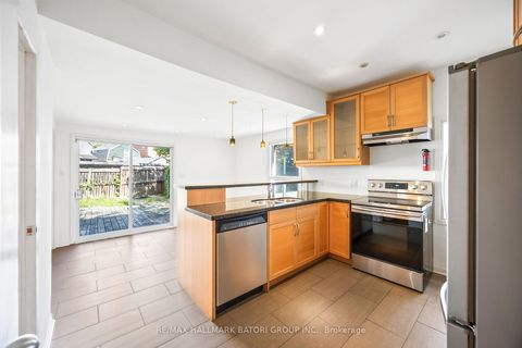 Photo 5 at 135 Kenwood Avenue, Cedarvale, Toronto