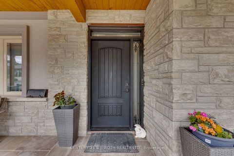 Photo 2 at 193 Epsom Downs Drive, CFB, Toronto