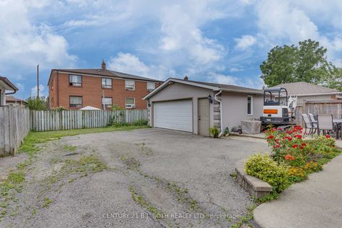 Photo 5 at 193 Epsom Downs Drive, CFB, Toronto